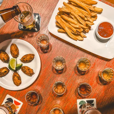 cerveja, cachaça, porto alegre, boteco, empada, bolinho de bacalhau, bolinho de arroz<!-- NICAID(15510860) -->
