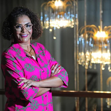 CAXIAS DO SUL, RS, BRASIL, 05/03/2024. Miss Brasil 1986, Deise Nunes, é a palestrante do Terça Cult, do Recreio da Juventude. O tema dessa edição é o protagonismo feminino e a essência da mulher. (Porthus Junior/Agência RBS)Indexador:                                 <!-- NICAID(15697883) -->