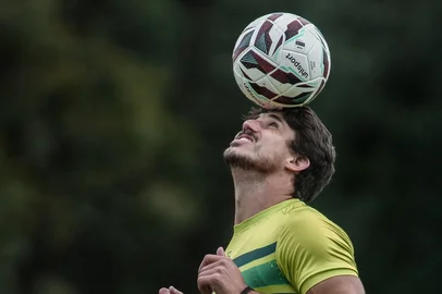 Fernando Alves / E.C. Juventude / Divulgação Treino do Juventude para sequência da Série B 2026. Na foto, o meia Gabriel Pires.<!-- NICAID(16342538) -->