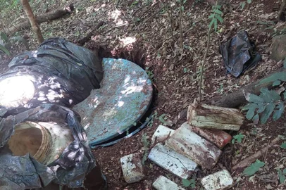 Em Sarandi, polícia encontra 15 quilos de maconha em caixa d'água enterrada<!-- NICAID(15705476) -->