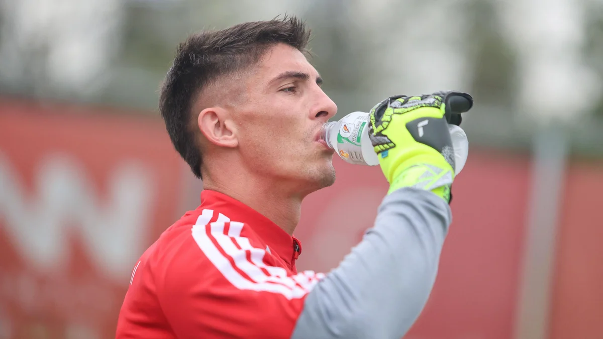 Rochet deve ser desfalque do Inter contra o Corinthians
