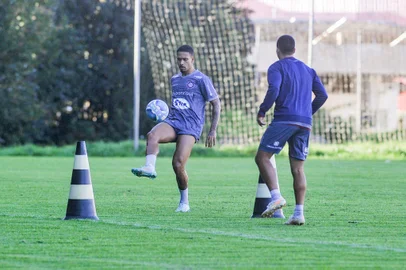 CAXIAS DO SUL, RS, BRASIL, 15/08/2023. Treino do SER Caxias, antes do jogo com Ceilândia. (Neimar De Cesero/Agência RBS)Indexador: NEIMAR DE CESERO<!-- NICAID(15510982) -->