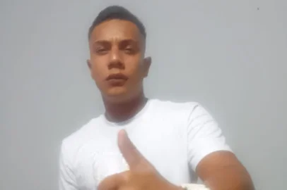 “Só quero que meu filho volte para casa”, diz mãe de jovem que desapareceu após dizer que ia para Porto Alegre<!-- NICAID(15978622) -->