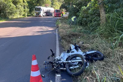 Motociclista morre em acidente na RS-406 em Nonoai<!-- NICAID(16041237) -->