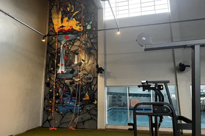 Tradicional academia caxiense, a Bio Center inaugura a nova área de musculação na unidade do bairro Santa Catarina. O espaço repaginado conta com novos aparelhos, melhor estrutura interna e iluminação especial.<!-- NICAID(15244434) -->