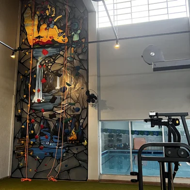 Tradicional academia caxiense, a Bio Center inaugura a nova área de musculação na unidade do bairro Santa Catarina. O espaço repaginado conta com novos aparelhos, melhor estrutura interna e iluminação especial.<!-- NICAID(15244434) -->