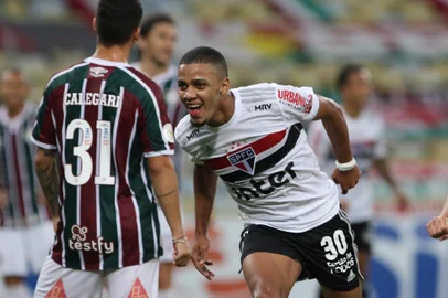 O atacante Brenner comemora gol do São Paulo contra o Fluminense no Maracanã, em partida válida pelo Brasileirão 2020.<!-- NICAID(14677425) -->