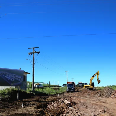 SÃO FRANCISCO DE PAULA, RS, BRASIL, 23/09/2025. Com obras iniciadas há 11 dias, a nova Penitenciária Estadual de Caxias do Sul (PECS II e PECS III), na localidade do Apanhador, será dividida em dois prédios, com 117 celas em cada e capacidade total de 1.650 vagas masculinas. O projeto ainda prevê quatro galerias em cada estrutura, uma Unidade Básica de Saúde, lavanderia, cozinha, parlatórios e espaços para ensino e trabalho. (Porthus Junior/Agência RBS)<!-- NICAID(16131099) -->