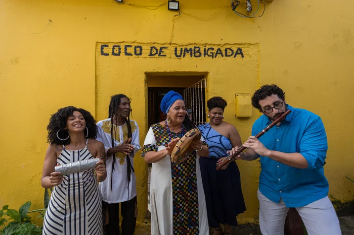 Mãe Beth de Oxum,Surama Ramos e Henrique Albino / Divulgação Mãe Beth de Oxum,Surama Ramos e Henrique Albino / Divulgação