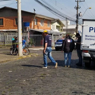 Homem é agredido e morto com um tiro na cabeça em Caxias na Rua Dr. José Caetano de Mello Filho, no bairro Nossa senhora de Fátima.<!-- NICAID(15165584) -->