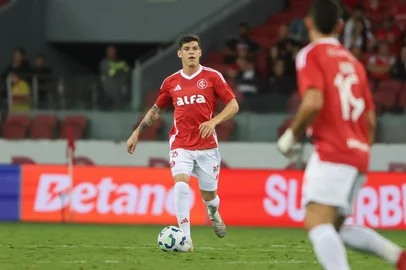 PORTO ALEGRE, RS, BRASIL, 16-04-2025: O volante Ronaldo em lance de jogo do Inter contra o Palmeiras no Estádio Beira-Rio, válido pelo Brasileirão. (Ricardo Duarte/Inter/Divulgação)<!-- NICAID(16023752) -->