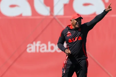 Roger Machado em treino do Inter<!-- NICAID(16122280) -->