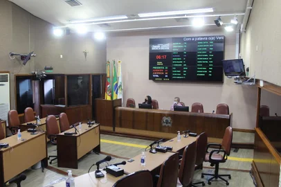 Sessões remotas na Câmara de Caxias.<!-- NICAID(14727072) -->