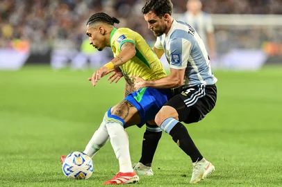 ARGENTINA X BRASILARG - ELIMINATÓRIAS/ARGENTINA X BRASIL - ESPORTES - Raphinha, do Brasil, na partida entre Argentina e Brasil válida pelas Eliminatórias Sul- Americanas da Copa do   Mundo de 2026, no Estádio Mâs Monumental (Monumental de Núñez), em Buenos Aires, na Argentina, nesta terça-feira,   25.    25/03/2025 - Foto: MIGUEL PESSOA/CÓDIGO19/ESTADÃO CONTEÚDOEditoria: ESPORTESLocal: BUENOS AIRESIndexador: MIGUEL PESSOAFonte: CÃ³digo 19Fotógrafo: CÓDIGO19<!-- NICAID(16003485) -->