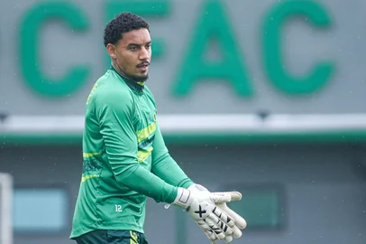 Treino do Juventude para a sequência da Série B 2026. Na foto, o goleiro Pedro Rocha.<!-- NICAID(16330657) -->