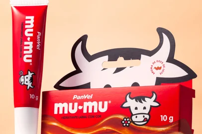 Panvel lança hidratante labial de doce de leite em parceria com a Mu-Mu<!-- NICAID(16126272) -->
