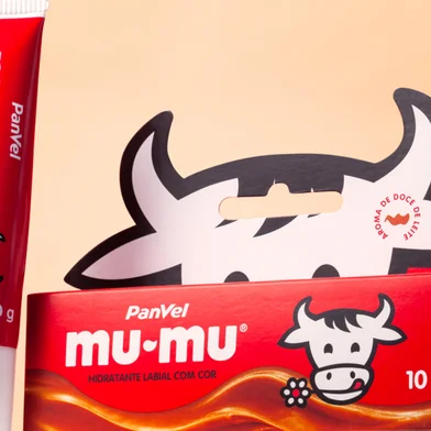 Panvel lança hidratante labial de doce de leite em parceria com a Mu-Mu<!-- NICAID(16126272) -->