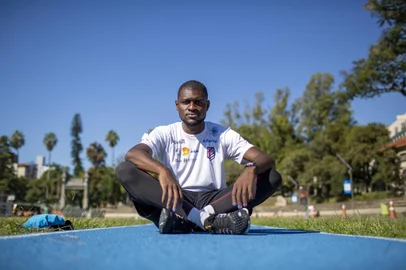PORTO ALEGRE, RS, BRASIL - O atleta da Sogipa Samory Uiki conquistou a vaga olímpica no salto em distância.Indexador: Jefferson Botega<!-- NICAID(14770668) -->