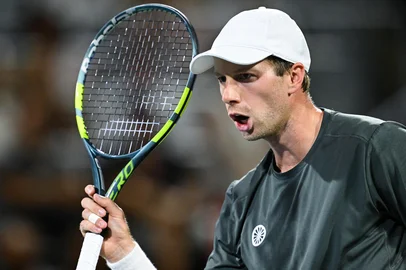 MONTREAL, CANADA - AUGUST 09: Botic van de Zandschulp of the Netherlands reacts against Jakub Mensik of Czechia during their singles Round of 16 match on day eight of the ATP 1000 National Bank Open presented by Rogers at Stade IGA on August 9, 2026 in Montreal, Quebec, Canada.   Minas Panagiotakis/Getty Images/AFP (Photo by Minas Panagiotakis / GETTY IMAGES NORTH AMERICA / Getty Images via AFP)<!-- NICAID(16346290) -->