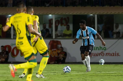 NOVORIZONTINO-VOLTA REDONDA: CAMPEONATO BRASILEIRO SÃ‰RIE B 2025Mirassol, SP, Brasil, 16/04/2025 - Mirassol vs Grêmio pela 4ª rodada do Campeonato Brasileiro Série A 2025 - Foto: Rainier Moura/Grêmio FBPA/DivulgaçãoEditoria: SPOLocal: Novo MirassolIndexador: Rainier Moura/RP FOTOPRESSSecao: MIRASSOLFotógrafo: MIRASSOL-GRÃŠMIO: CAMPEONATO BRA<!-- NICAID(16018728) -->