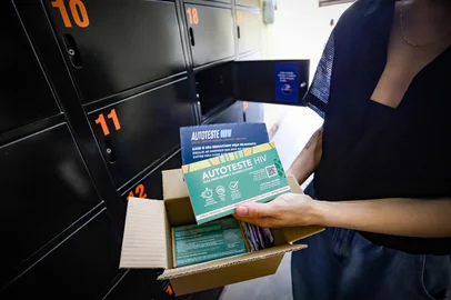 O Mercado Público de Porto Alegre agora conta com um ponto de retirada de autotestes de HIV. Foto: Cristine Rochol/PMPA/Divulgação<!-- NICAID(16186791) -->