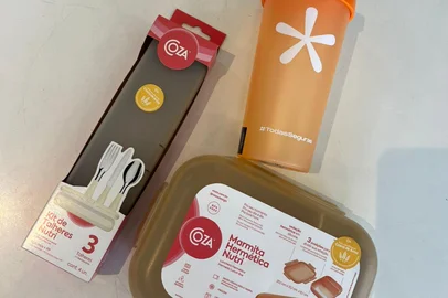 Clientes da Brinox que recusarem sacolas e depositarem itens das marcas da empresa para descarte acumulam pontos e garantem desconto em produtos das lojas em Caxias  do Sul e em Linhares, no Espírito Santo. A iniciativa começa a valer neste sábado (17). A ação para diminuição do uso de sacolas foi batizada de Pode ser na Caixa? A ideia é que os consumidores troquem a sacolinha por caixas de papelão reutilizadas e fornecidas pelas lojas. As unidades também irão facilitar a logística reversa com a coleta de produtos Brinox, Coza, Haus Concept e Rasco sem condições de uso. Os itens serão direcionados à reciclagem.<!-- NICAID(16038996) -->