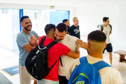 Jogadores da Yeesco Futsal se apresentam para a pré-temporada.