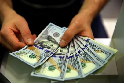 PORTOALEGRE-RS-BR 18.05.2018Oscilação no mercado financeiro faz o preço do dólar subir.FOTÓGRAFO: TADEU VILANI AGÊNCIARBS<!-- NICAID(13555188) -->