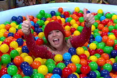 Tati Machado pula em piscina de bolinha para comemorar vitória na "Dança dos Famosos 2024"<!-- NICAID(15808583) -->