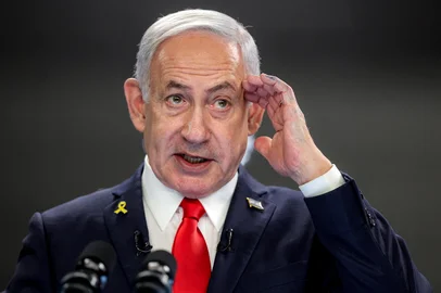Israel's Prime Minister Benjamin Netanyahu gives a press conference at the Prime ministers office in Jerusalem on August 10, 2025. Netanyahu said on August 10 that his government had no plans to occupy Gaza, while vowing to create safe corridors for aid. (Photo by ABIR SULTAN / POOL / AFP)Editoria: POLLocal: JerusalemIndexador: ABIR SULTANSecao: politics (general)Fonte: POOLFotógrafo: STR<!-- NICAID(16098381) -->