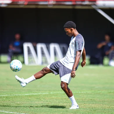 Gabriel Mec em treino do Grêmio em Salvador<!-- NICAID(16286665) -->