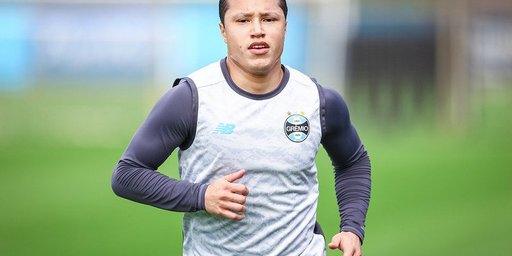 Marlon volta a treinar e se aproxima de retorno ao Grêmio