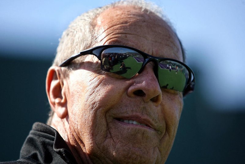(FILES) This file photo taken on March 23, 2010 shows legendary tennis coach Nick Bollettieri at Crandon Park Tennis Center in Key Biscayne. - Legendary tennis coach Nick Bollettieri, who helped develop superstars such as Andre Agassi and Maria Sharapova, has died aged 91, the IMG Academy announced in a statement on December 5, 2022. (Photo by Marc SEROTA / GETTY IMAGES NORTH AMERICA / AFP)<!-- NICAID(15285996) -->