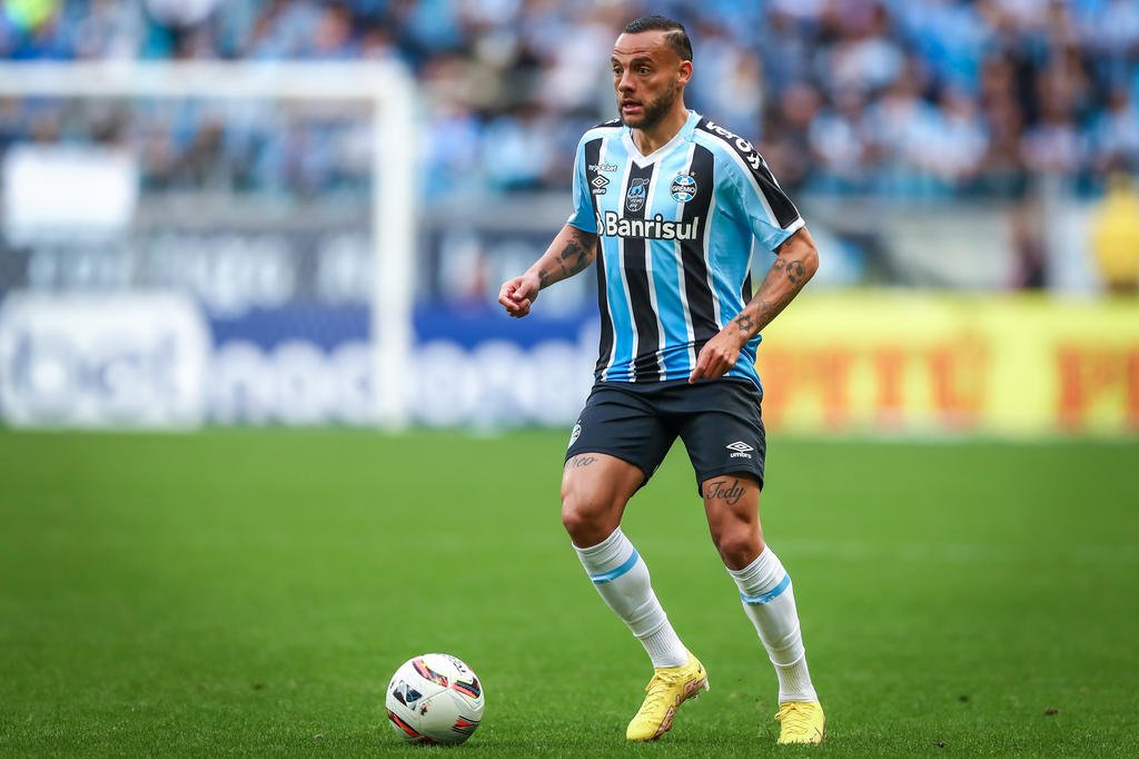 Fortaleza abre conversas com o Grêmio para comprar Guilherme