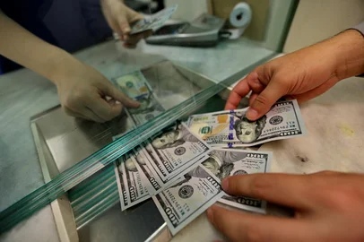 PORTO ALEGRE, RS, BRASIL, 17/10/2018 - Fotos de dólar. (FOTOGRAFO: JÚLIO CORDEIRO / AGENCIA RBS)<!-- NICAID(13788974) -->