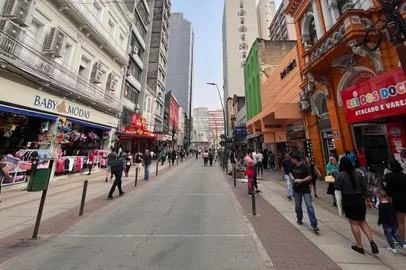 Rua Voluntários da Pátria três meses após enchente de maio<!-- NICAID(15845090) -->