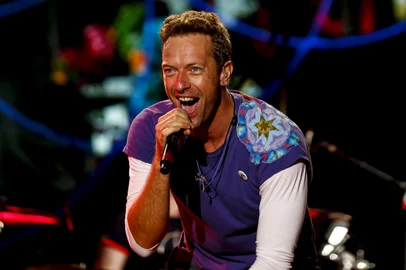 PORTO ALEGRE, RS, BRASIL, 11-11-2017. Coldplay se apresenta pela primeira vez em Porto Alegre e encerra turnê no Brasil ancorado pelo disco "A Head Full of Dreams". Show de abertura foi com a inglesa Dua Lipa. (FOTO: ANDERSON FETTER/AGÊNCIA RBS)Indexador: Anderson Fetter<!-- NICAID(13262146) -->