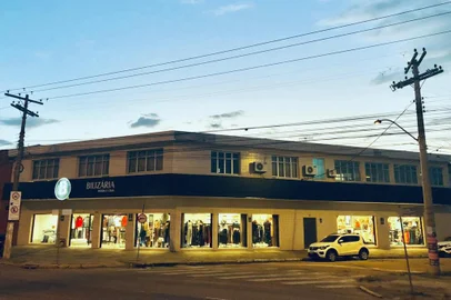 Fachada da antiga loja da Bilizária, que fechou na Assis Brasil<!-- NICAID(14797380) -->