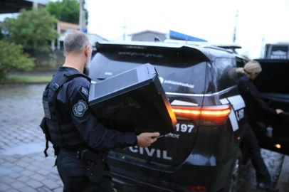 RS, BRASIL, 10/10/2024- Investigação aponta emissão ilegal em mais de 40 mil certificados de registro de veículos do Detran-RS. Foto: Ronaldo Bernardi / Agencia RBS<!-- NICAID(15887713) -->