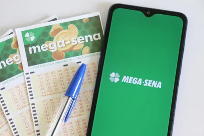 Mega Sena lottery logo on smartphFonte: 511577905<!-- NICAID(15204307) -->