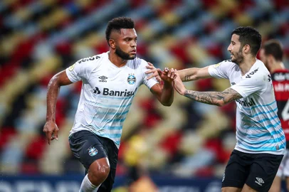 Gremio x FlamengoFUTEBOL/CAMPEONATO BRASILEIRO 2021 /GREMIO X FLAMENGO - ESPORTES - Lance da partida entre Gremio e Flamengo disputada na noite deste domingo no Estadio do Maracana, no Rio de Janeiro, em partida valida pela Campeonato Brasileiro 2021. FOTO: LUCAS UEBEL/GREMIO FBPAEditoria: SPOLocal: Rio de JaneiroIndexador: Lucas UebelSecao: futebolFonte: Gremio.netFotógrafo: Gremio x Flamengo<!-- NICAID(14893717) -->