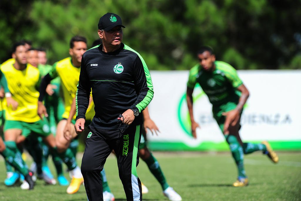 Celso Roth define duas formações do Juventude em trabalho coletivo ...