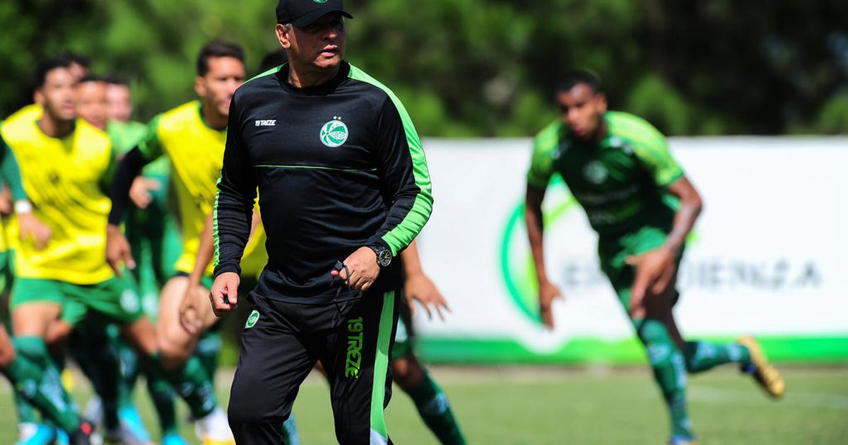 Celso Roth define duas formações do Juventude em trabalho coletivo ...