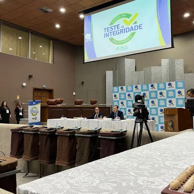 Tribunal Regional Eleitoral do RS define urnas eletrônicas para o teste de integridade para eleições 2024<!-- NICAID(15883378) -->