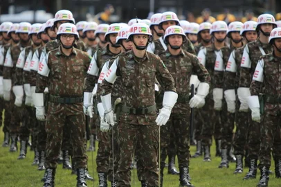 25/08/2023 - PORTO ALEGRE, RS - BRIGADA MILITAR / DIA DO SOLDADO / COMEMORAÇÕES - O Comando Militar do Sul fez homenagens, com entrega de medalhas, a personalidades. FOTO: Ronaldo Bernardi, Agência RBS<!-- NICAID(15520564) -->