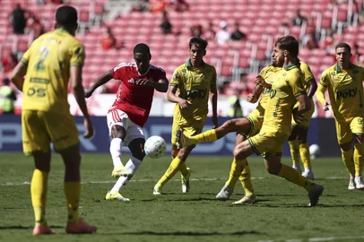 PORTO ALEGRE, RS, BRASIL, 19-04-2026: Internacional x Mirassol, partida válida pela 9ª rodada do Campeonato Brasileiro 2026. O jogo ocorre no estádio Beira-rio, em Porto Alegre. Foto: Bruno Todeschini/Agência RBSIndexador: Bruno Todeschini<!-- NICAID(16268858) -->