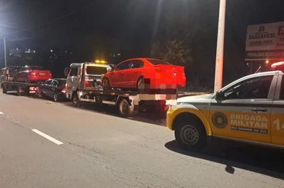 Três condutores são flagrados participando de racha na RS-122, em Farroupilha<!-- NICAID(15938508) -->