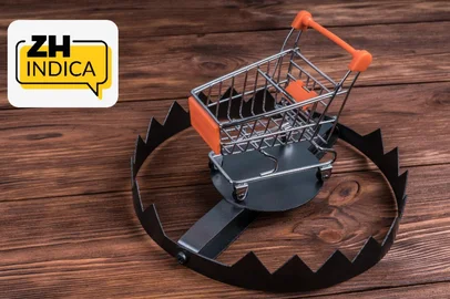 gerasimov174 / adobe.stock.com Trolley for shopping in a trap. Black Friday concept, discount prices cheat <!-- NICAID(16169441) -->