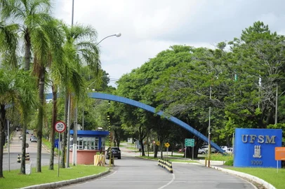 Fotos gerais da ufsm.<!-- NICAID(12698339) -->