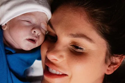 Bárbara Evans, 31 anos, é mãe de Ayla, nascida em 3 de abril de 2022.<!-- NICAID(15146670) -->